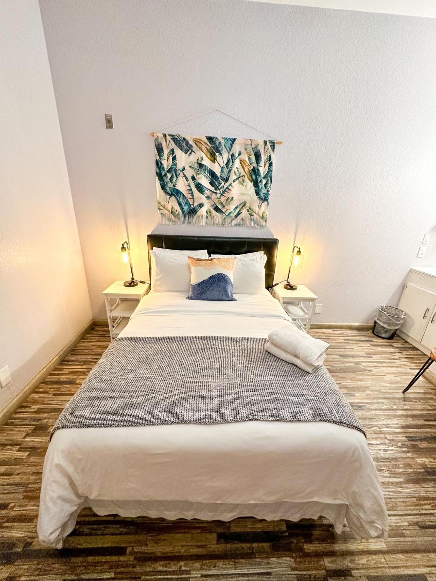 Samesun Venice & Hostal Los Ángeles